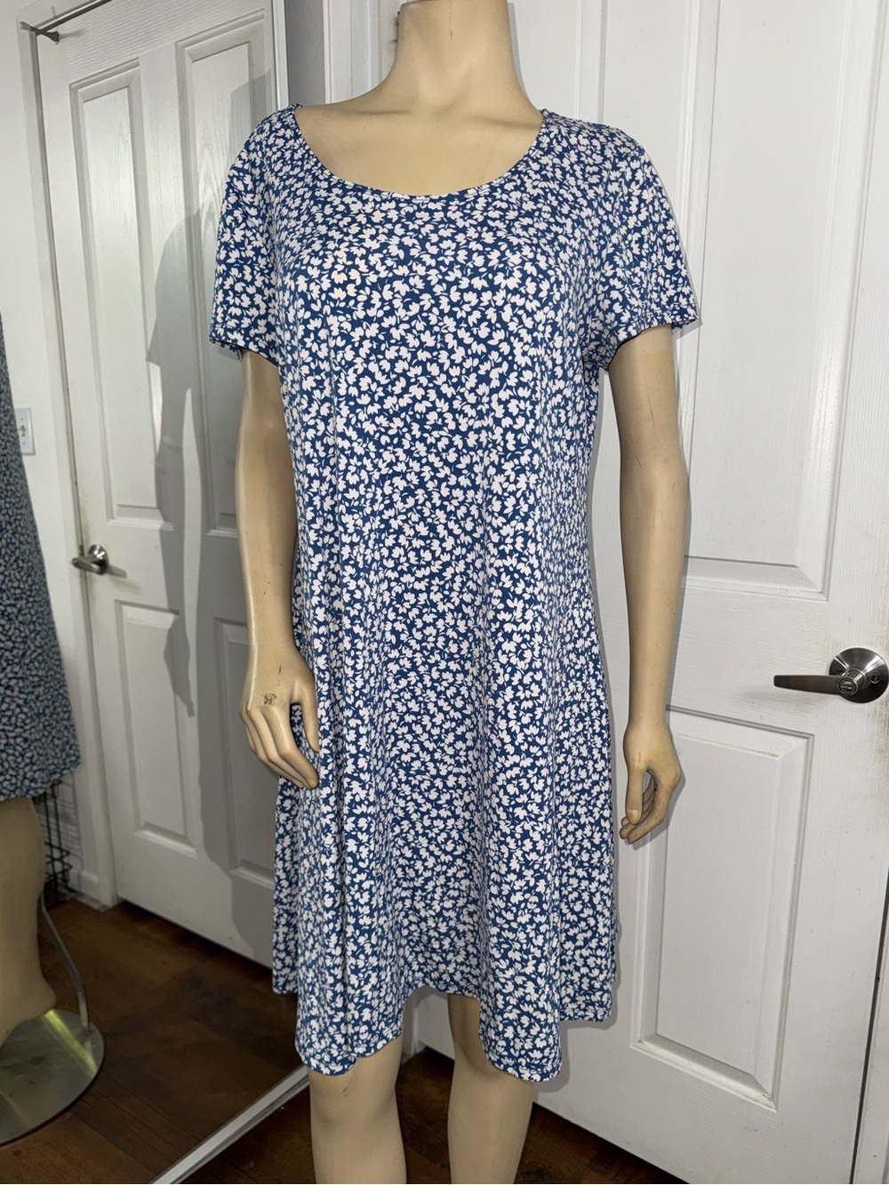 MSK Blue and White Floral Scoop-Neck Dress
